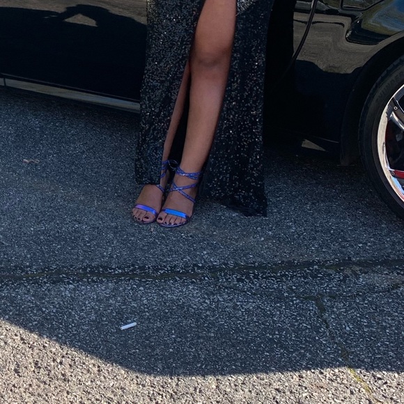 Prom/Evening Gown, Black with iridescent sequins. - Picture 4 of 6